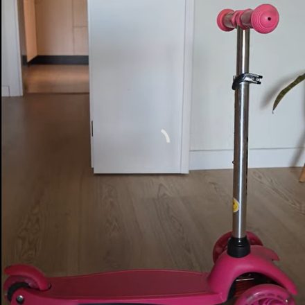 Patinete de tres ruedas